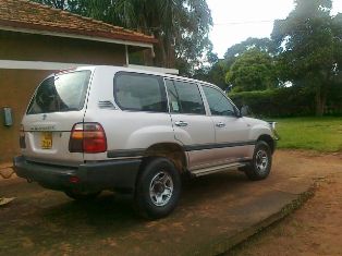 self drive land cruiser 4x4 Uganda